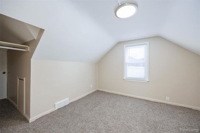 19490 Goldwin Street, Southfield, MI 48075