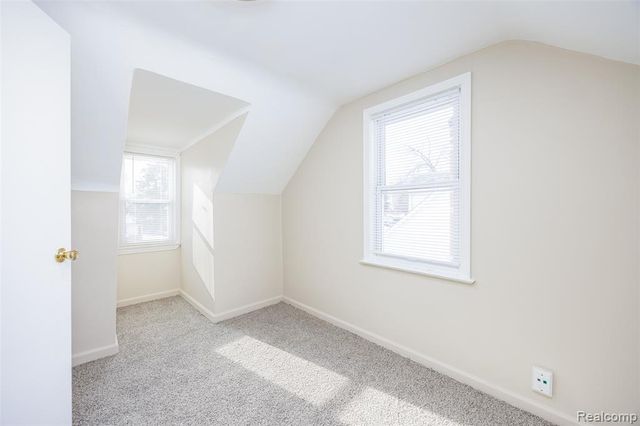 19490 Goldwin Street, Southfield, MI 48075