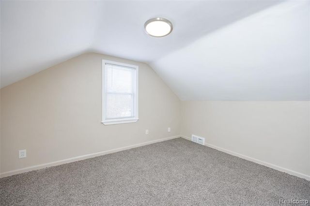 19490 Goldwin Street, Southfield, MI 48075