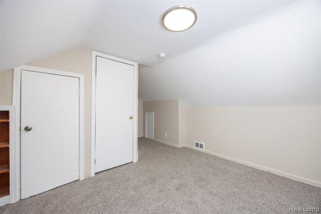 19490 Goldwin Street, Southfield, MI 48075