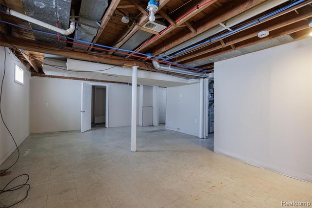 19490 Goldwin Street, Southfield, MI 48075