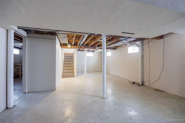 19490 Goldwin Street, Southfield, MI 48075