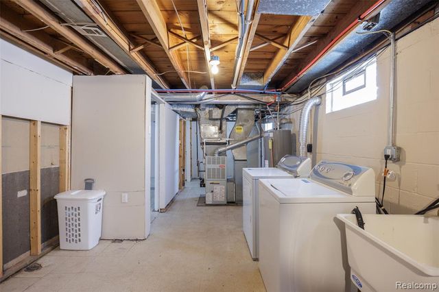 19490 Goldwin Street, Southfield, MI 48075