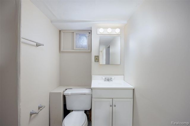 19490 Goldwin Street, Southfield, MI 48075