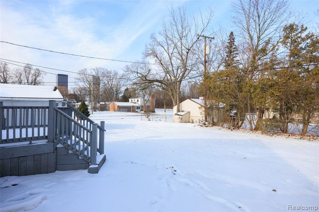 19490 Goldwin Street, Southfield, MI 48075