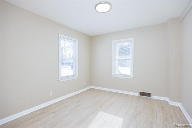 19490 Goldwin Street, Southfield, MI 48075