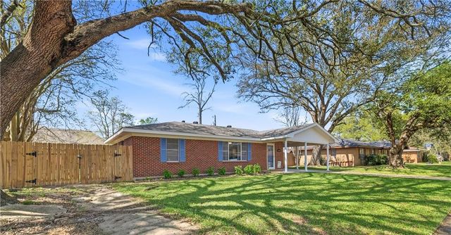 5636 W CIRCLE Drive, Alexandria, LA 71301