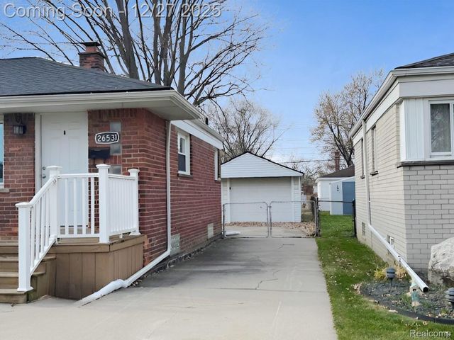 26531 Grant Street, St. Clair Shores, MI 48081