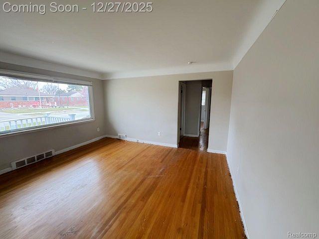 26531 Grant Street, St. Clair Shores, MI 48081