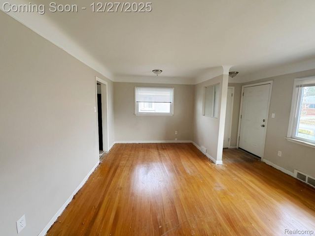 26531 Grant Street, St. Clair Shores, MI 48081