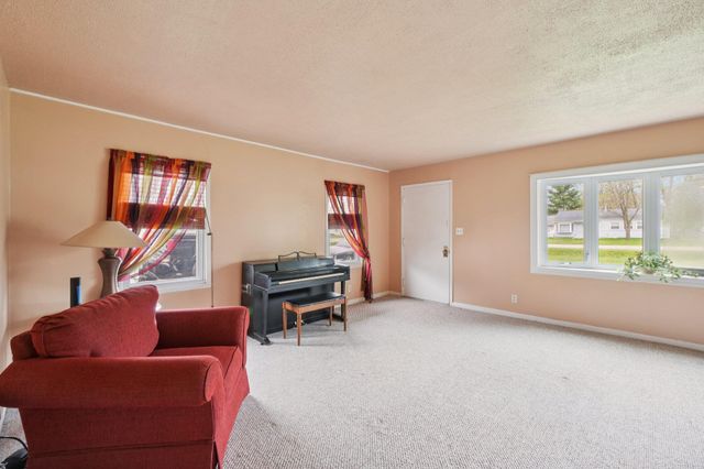 21510 Ulrich Street, Clinton Township, MI 48036