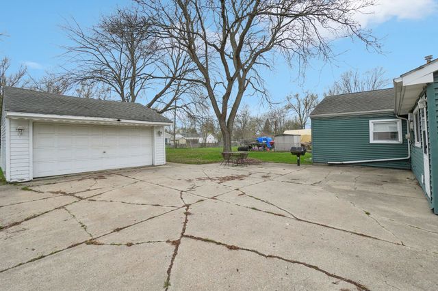 21510 Ulrich Street, Clinton Township, MI 48036
