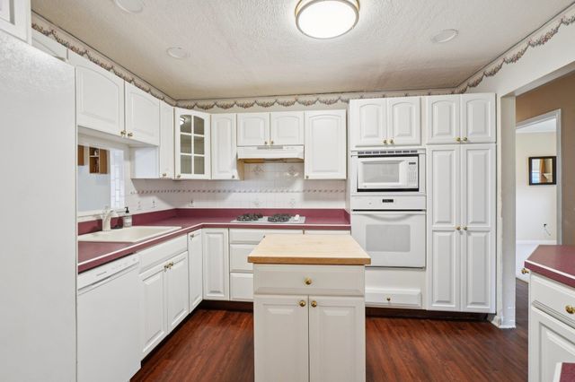 21510 Ulrich Street, Clinton Township, MI 48036