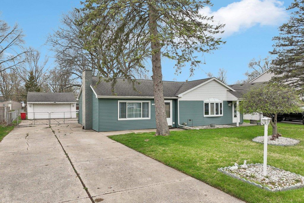 21510 Ulrich Street, Clinton Township, MI 48036