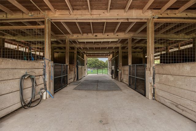 1040 County Road 3505, Quinlan, TX 75474