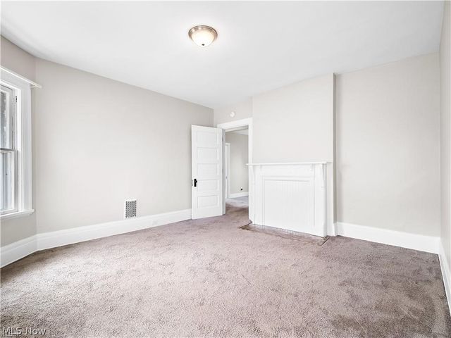 6110 W Clinton Avenue 2, Cleveland, OH 44102