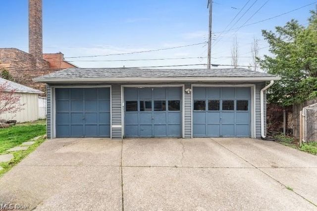 6110 W Clinton Avenue 2, Cleveland, OH 44102