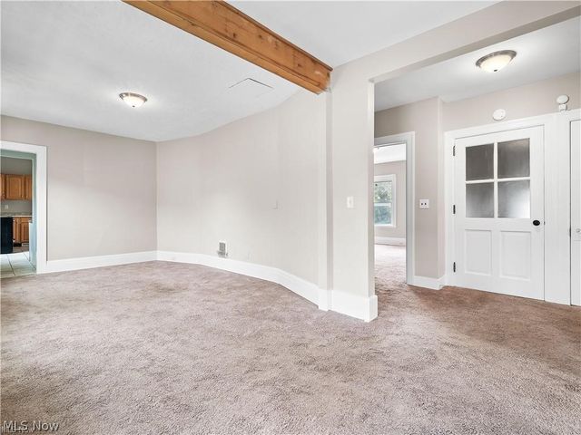6110 W Clinton Avenue 2, Cleveland, OH 44102