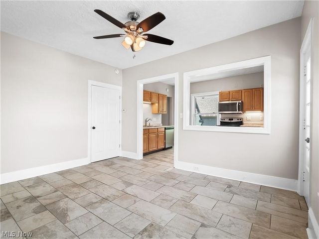6110 W Clinton Avenue 2, Cleveland, OH 44102