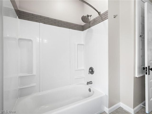 6110 W Clinton Avenue 2, Cleveland, OH 44102