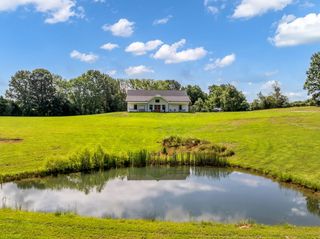 454 Gum Branch Rd, Burns, TN 37029