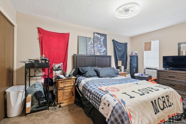 6810 twinspur, Leon Valley, TX 78238