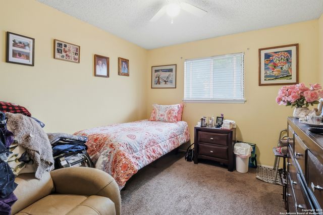 6810 twinspur, Leon Valley, TX 78238