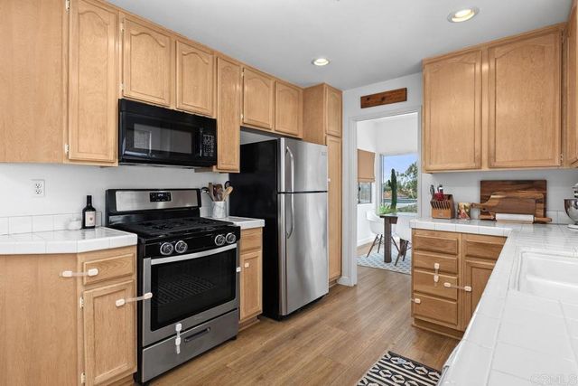 1575 Golfcrest Place, Vista, CA 92081