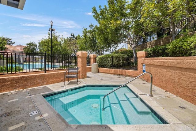 1575 Golfcrest Place, Vista, CA 92081