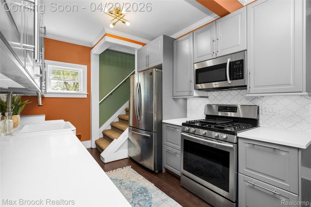 465 Pearson Street, Ferndale, MI 48220