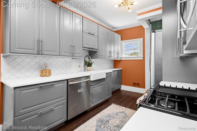 465 Pearson Street, Ferndale, MI 48220