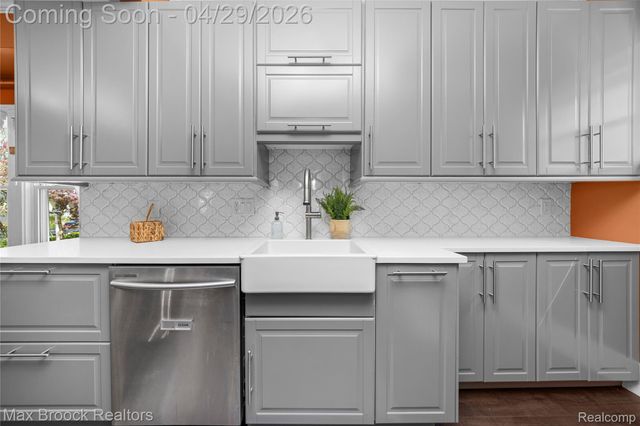 465 Pearson Street, Ferndale, MI 48220