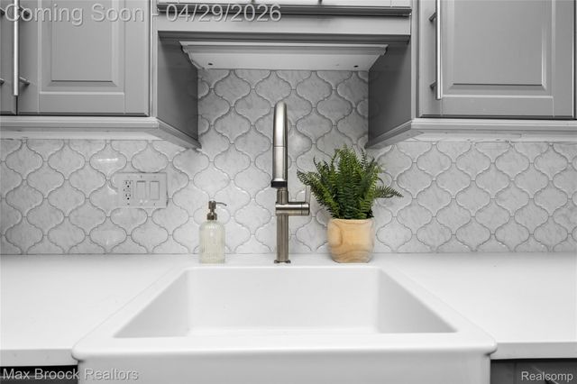 465 Pearson Street, Ferndale, MI 48220