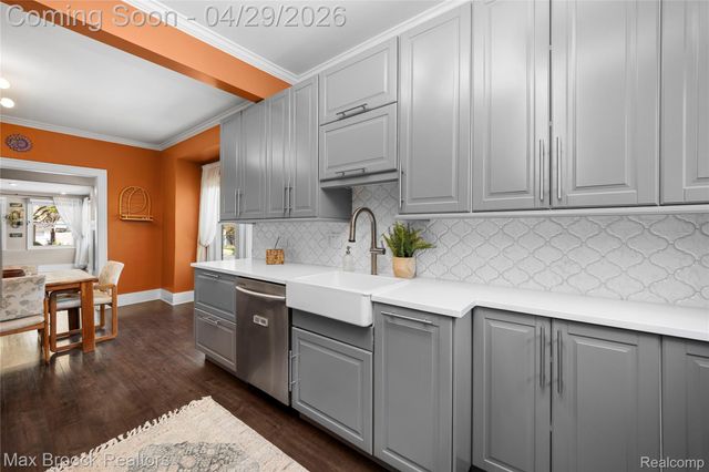 465 Pearson Street, Ferndale, MI 48220