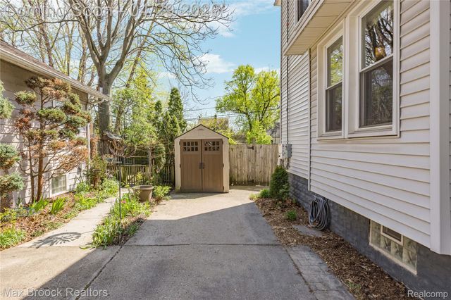 465 Pearson Street, Ferndale, MI 48220