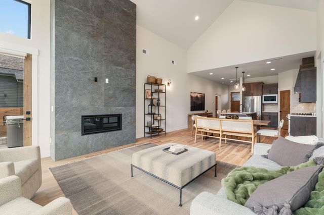 18257 Forestbrook Lp 24, Bend, OR 97707