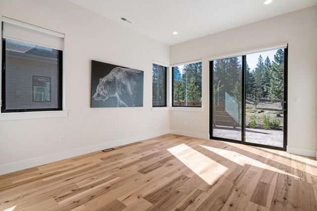 18257 Forestbrook Lp 24, Bend, OR 97707