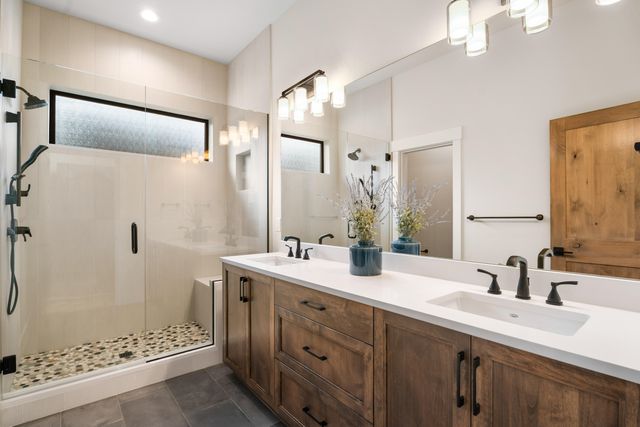 18257 Forestbrook Lp 24, Bend, OR 97707