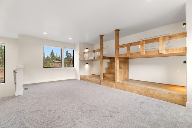 18257 Forestbrook Lp 24, Bend, OR 97707