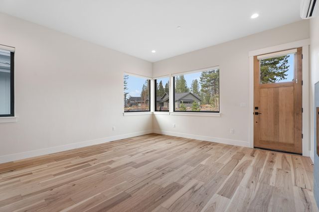 18257 Forestbrook Lp 24, Bend, OR 97707