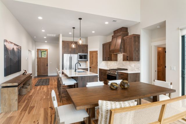 18257 Forestbrook Lp 24, Bend, OR 97707