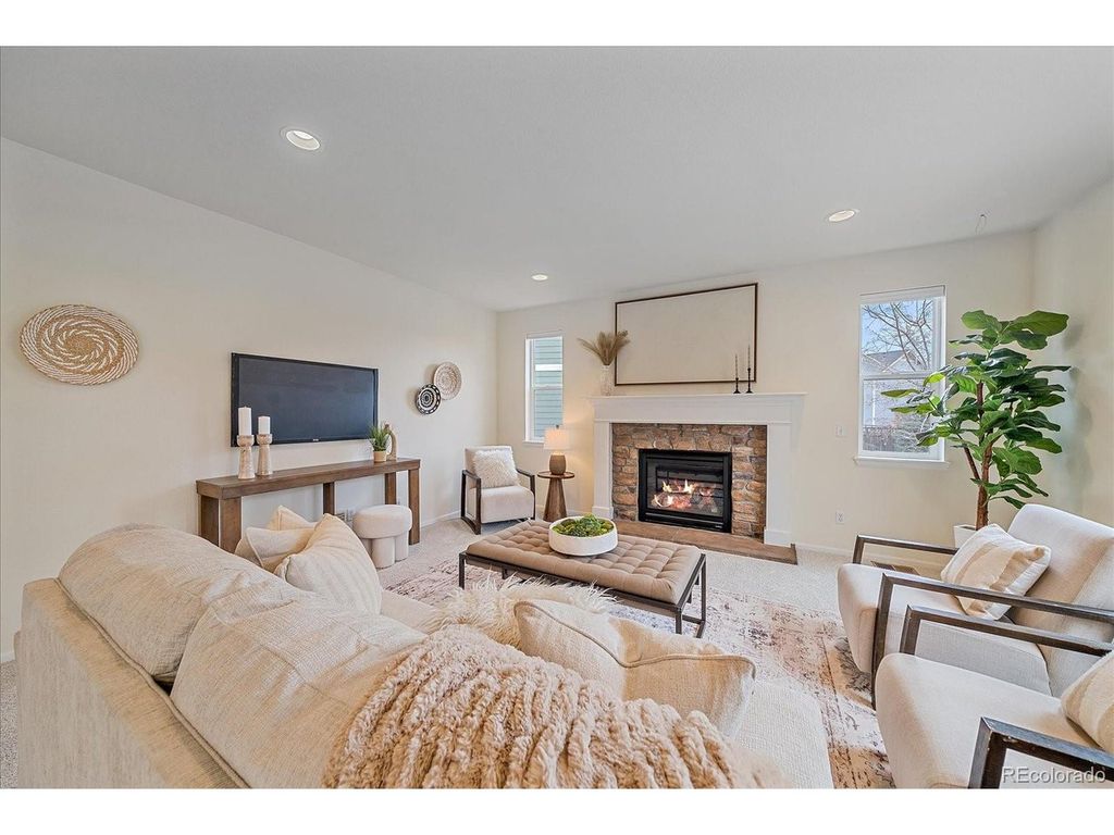 3098 Meadowbrook Pl, Dacono, CO 80514