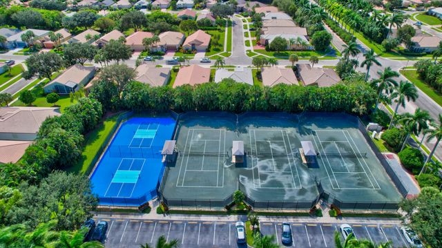 10732 Royal Caribbean Circle, Boynton Beach, FL 33437