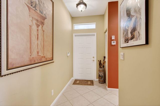 10732 Royal Caribbean Circle, Boynton Beach, FL 33437