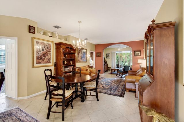 10732 Royal Caribbean Circle, Boynton Beach, FL 33437