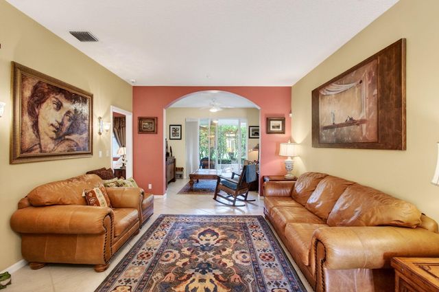 10732 Royal Caribbean Circle, Boynton Beach, FL 33437