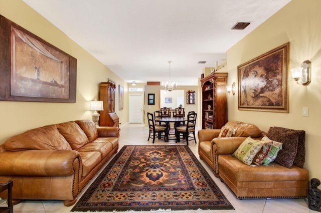 10732 Royal Caribbean Circle, Boynton Beach, FL 33437