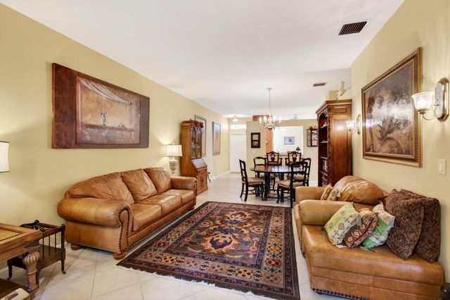 10732 Royal Caribbean Circle, Boynton Beach, FL 33437