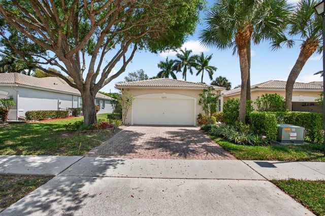 10732 Royal Caribbean Circle, Boynton Beach, FL 33437