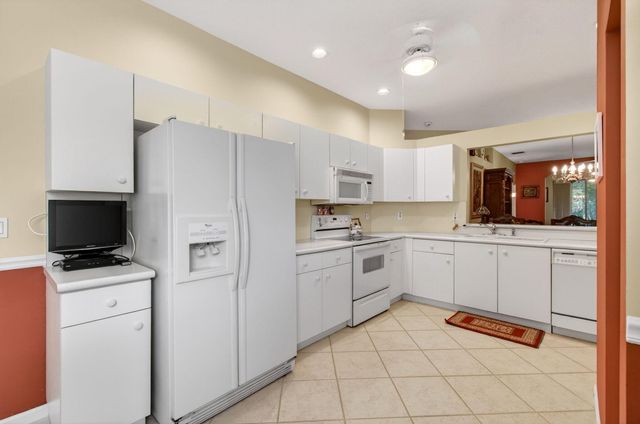 10732 Royal Caribbean Circle, Boynton Beach, FL 33437